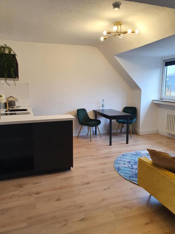 Melody Apartment Mit E-Ladesaeule Und Mobiler Klimaanlage Gelsenkirchen Esterno foto