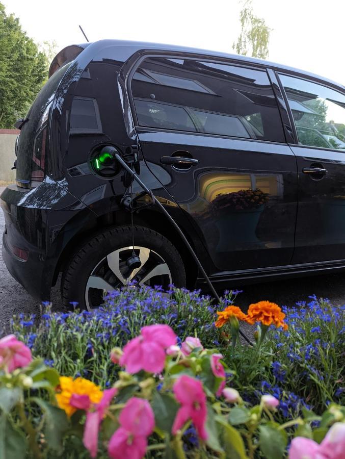 Melody Apartment Mit E-Ladesaeule Und Mobiler Klimaanlage Gelsenkirchen Esterno foto